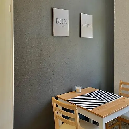 アパート Ferienwohnung Kian - Wunderschoene Ferienwohnung In Bestechender Lage Direkt Am Seedeich